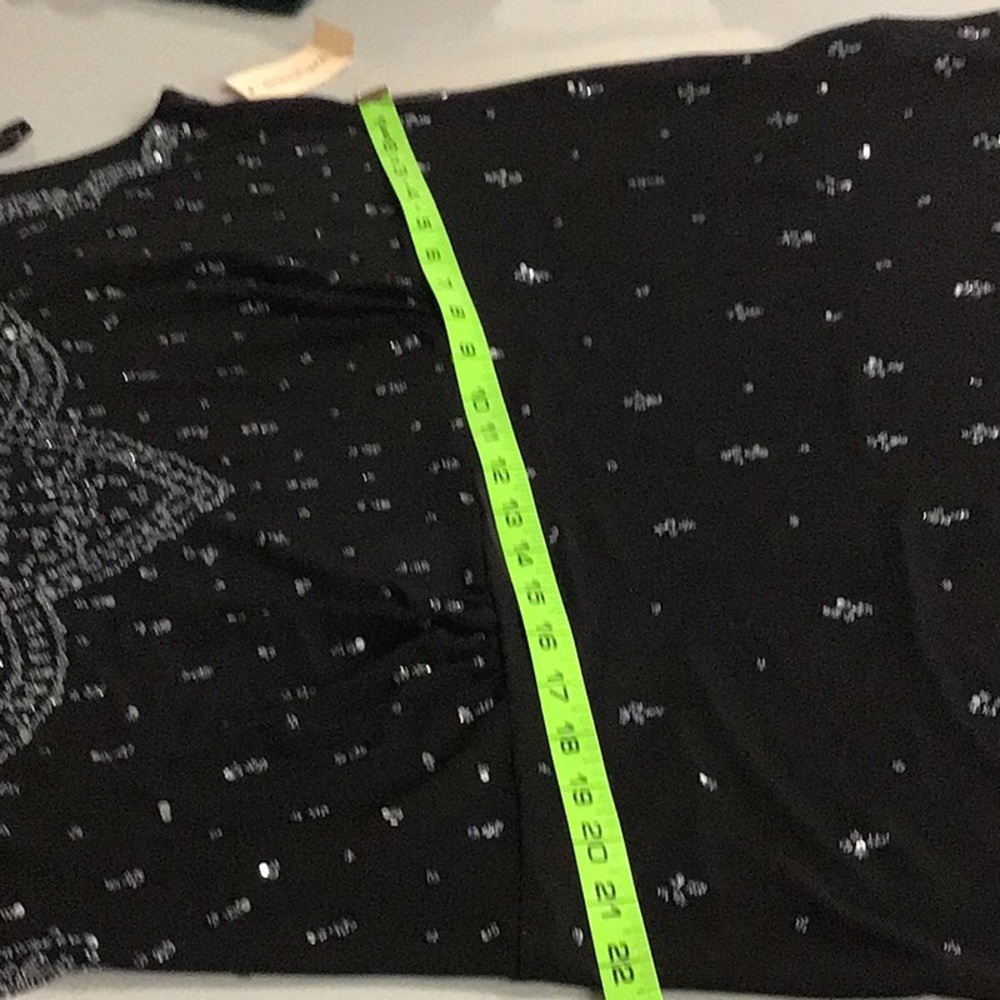 Woman’s blouse from dress barn with sequins. - Picture 7 of 15